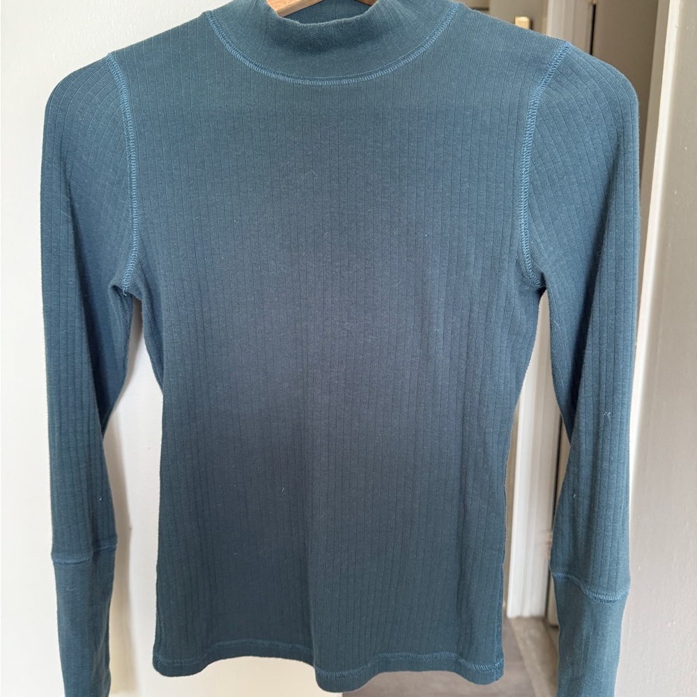Price firm - Free People NWOT - Ribbed Long Sleeve Mock Neck Top